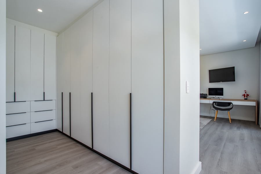 6 Bedroom Property for Sale in Pearl Valley at Val de Vie Western Cape